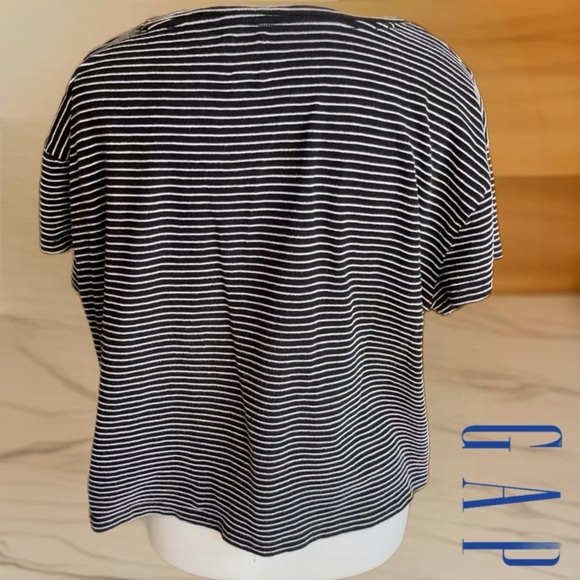 GAP Women's Black and White Striped Tee - Picture 5 of 6
